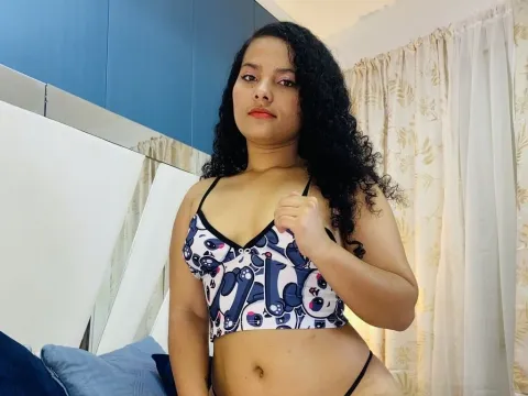 Have a live chat with webcam model AbrilRoman