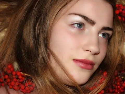 webcam show modèle AliseeMoon