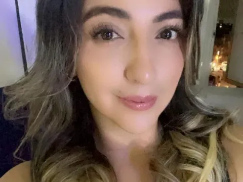 cam live show model AntonellaWidow