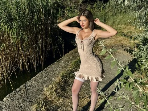 direct live sex model BellaBlomy