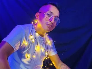 Adult Cam Model BlueSander wants to meet you in Live Chat!