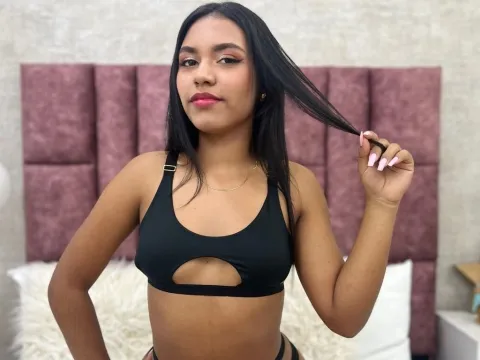 wet pussy model CamiSantamaria