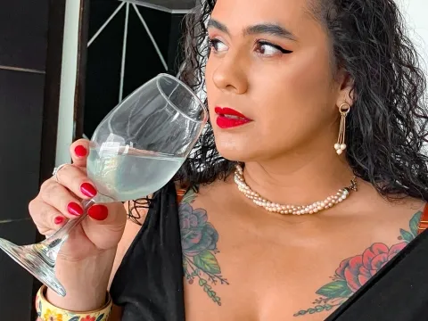 live private model DaelilaMorelli