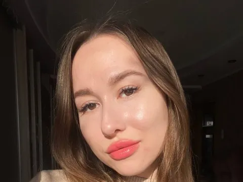 live now model DaisyGee