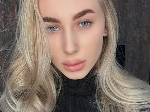 webcam stream model DanielaLaroche