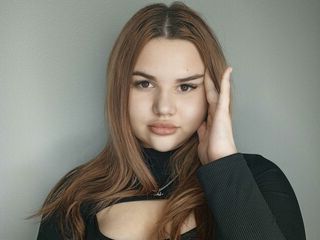 teen webcam model DieraBancroft