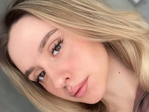 sex chat and video model EllyDeMoon