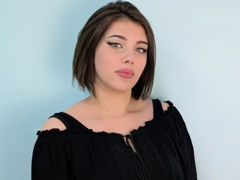 Discutez en direct avec le modèle webcam EricaSol