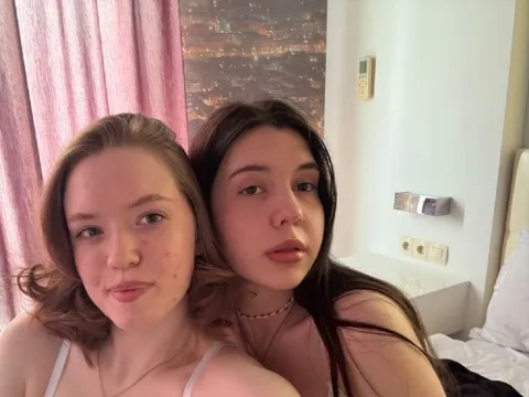 live sex model KiraAndMary