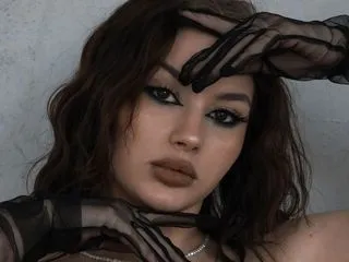 adult webcam model KiraCroft
