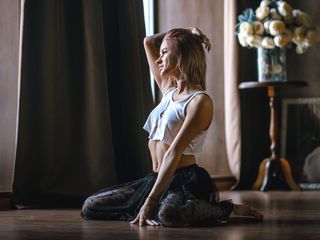 adult live sex model LeilaGreenfield