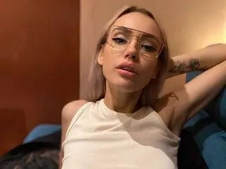 live webcam sex model LillieHuff