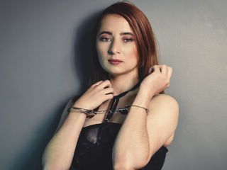 adult live sex model LizzieAllen