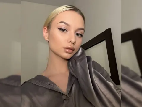pussy cam model LoisLewis