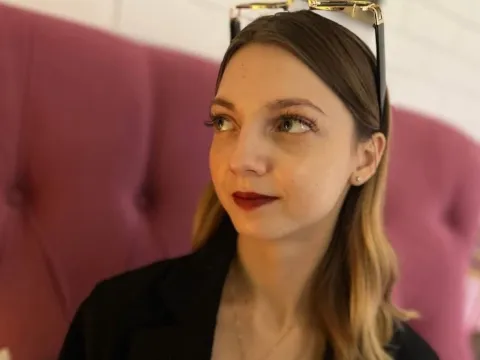 adult live sex model LoonaMiller