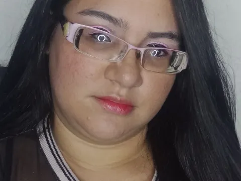 adult webcam model LucianaMas