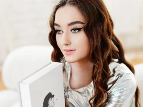 teen webcam model MargoMone