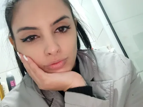 webcam stream model MarianaMedeiros