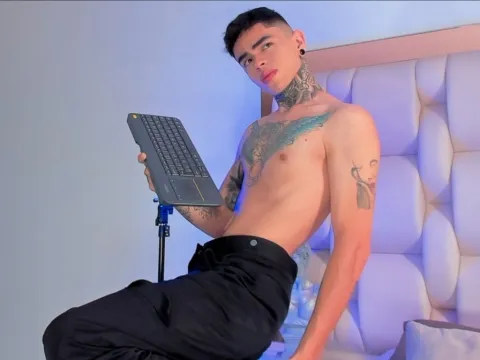 porno video chat model MaximosVenedeti