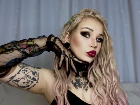 feed live sex model MiaTattoos