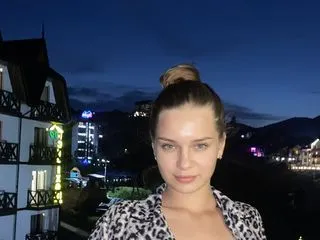 webcam show model MiraMaer