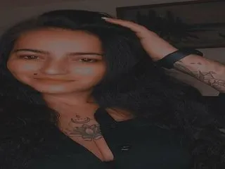 adult webcam model MissMire