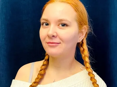 adult webcam model MoiraBrabazon