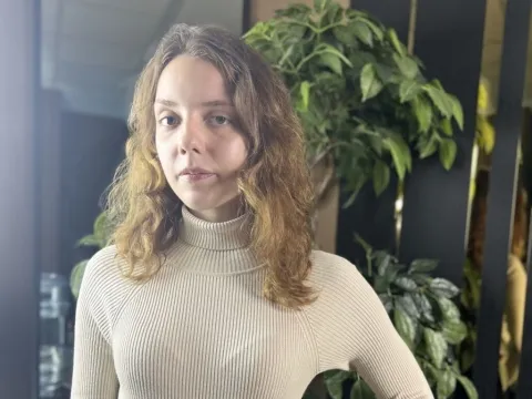 list live sex model MyraNeals