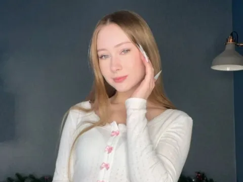jasmine live chat model PhilomenaClowes