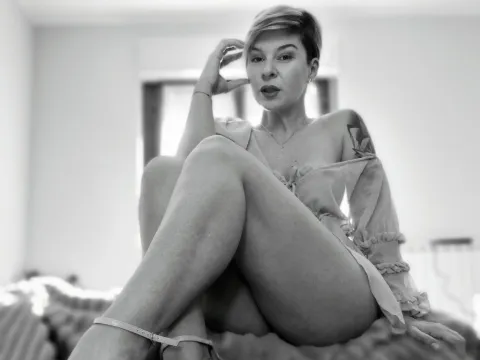hot live sex model RalucaFrizzi