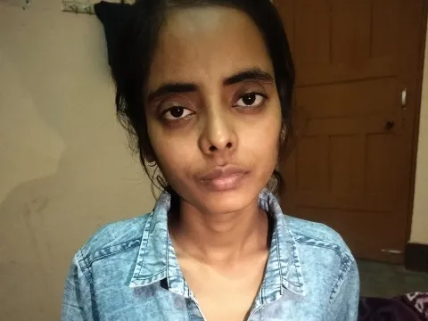 teen webcam model RiyaSingh
