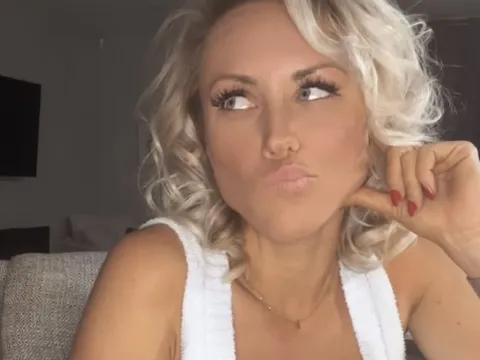 sex video dating model RoxannaBay