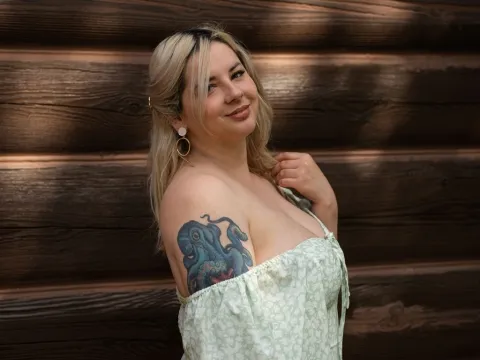 nude webcam chat model SashaSibold