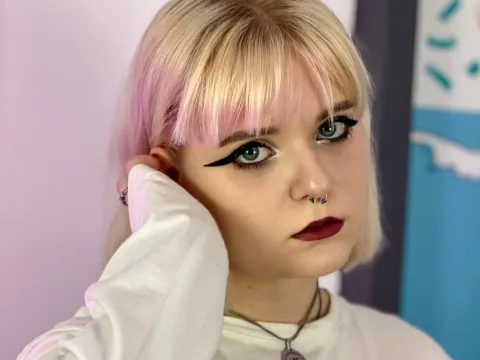 teen webcam model SusanStern
