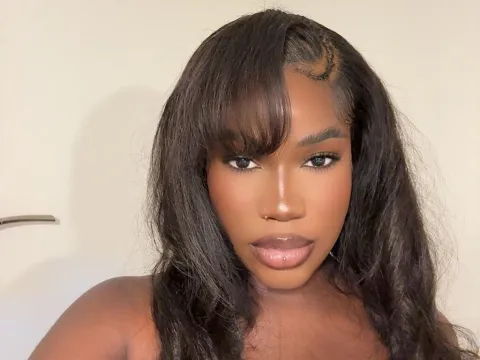 wet pussy model Tyyaa